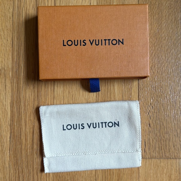 LOUIS VUITTON LV Fuchsia Monogram Canvas Card Holder M60703 Unisex - Picture 6 of 7